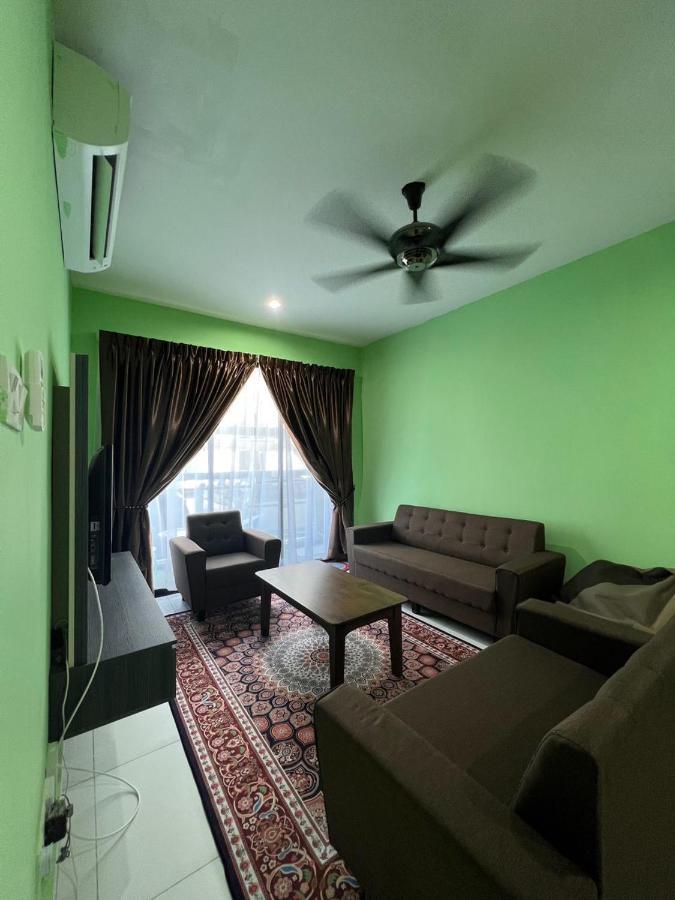 Faiz Homestay Kuching Exterior foto