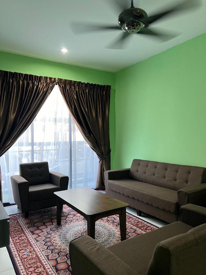 Faiz Homestay Kuching Exterior foto